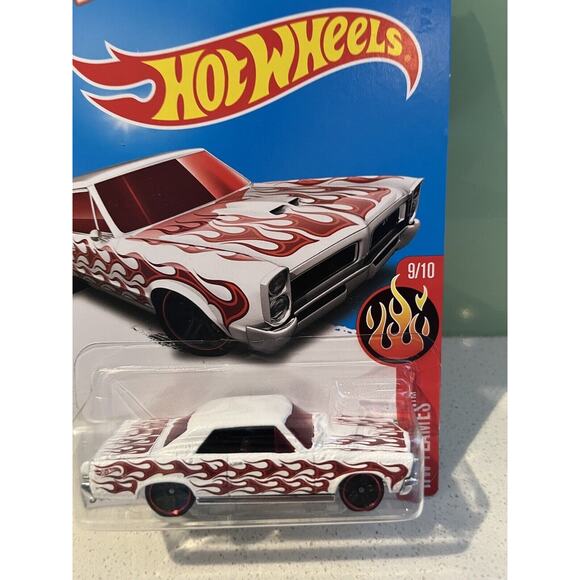 2016 Hot Wheels HW Flames 1965 Pontiac GTO - White FACTORY SEAL EDITION - Picture 3 of 5